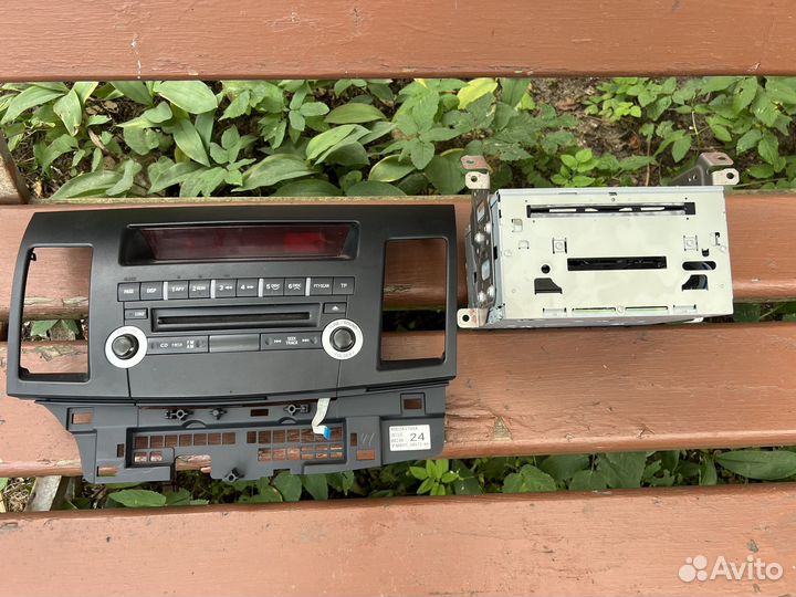 Магнитола на lancer 10