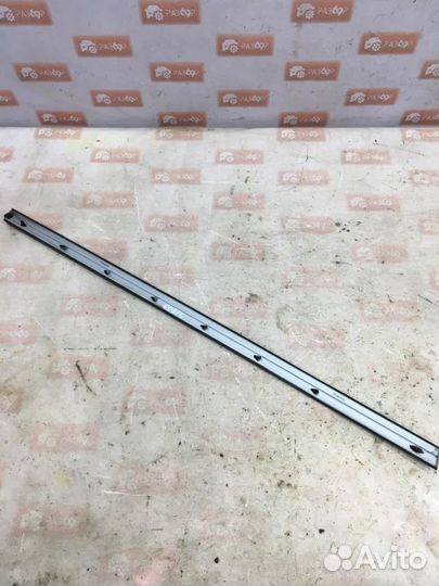 Уплотнитель стекла двери бархотка передний левый