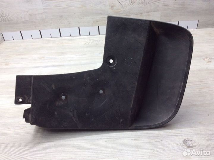 Брызговик задний правый Mitsubishi Pajero/Montero