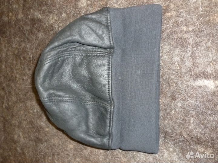 Шапка мужская из натуральной дубленочной кожи