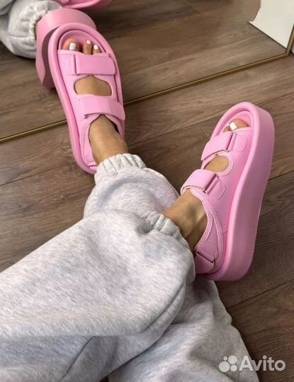 Босоножки женские