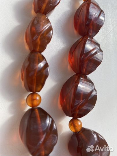 Бусы из крупного янтаря