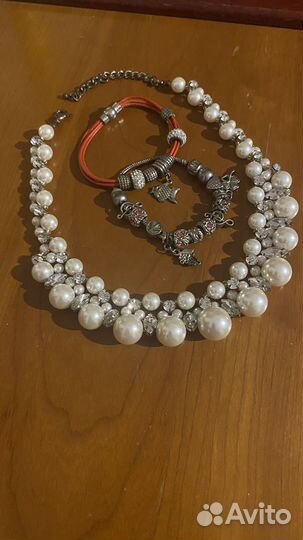 Жемчужное ожерелье (бижутерия) и 2 браслета