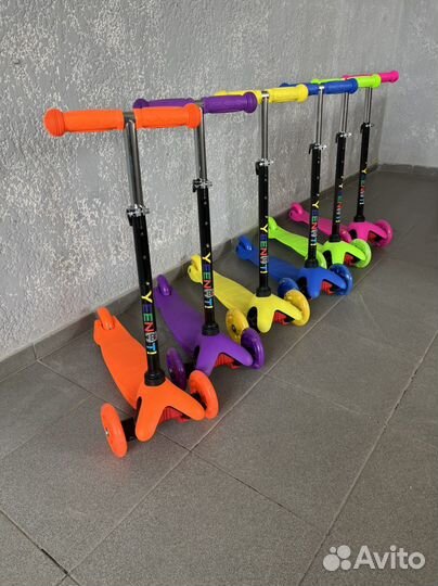 Самокат детский трехколесный новый
