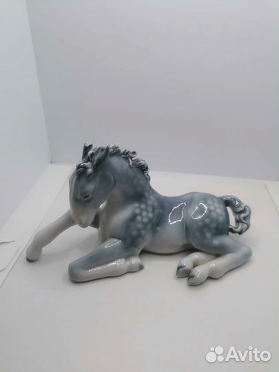 Фарфоровый конь