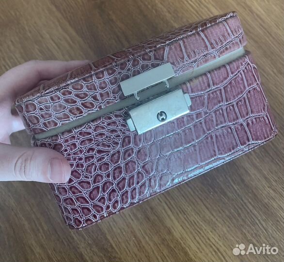 Шкатулка для украшений с дном