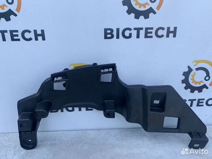 Кронштейн насадки глушителя Mercedes A1668852714