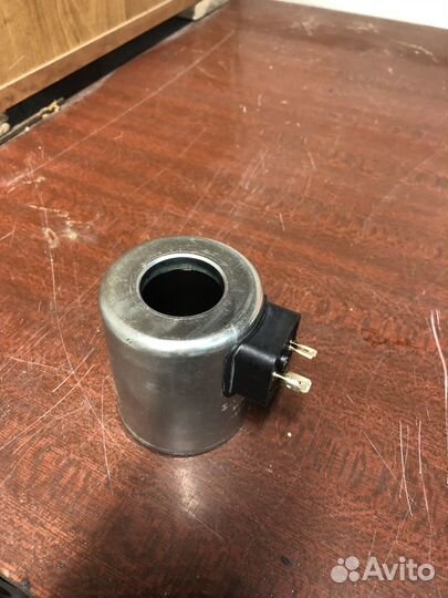 Катушка электромагнитная 24v 1,8A