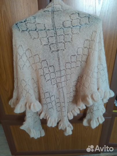 Вязанная шаль ручная работа