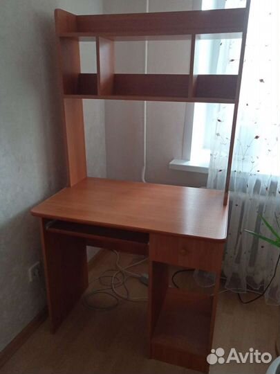 Компьютерный стол