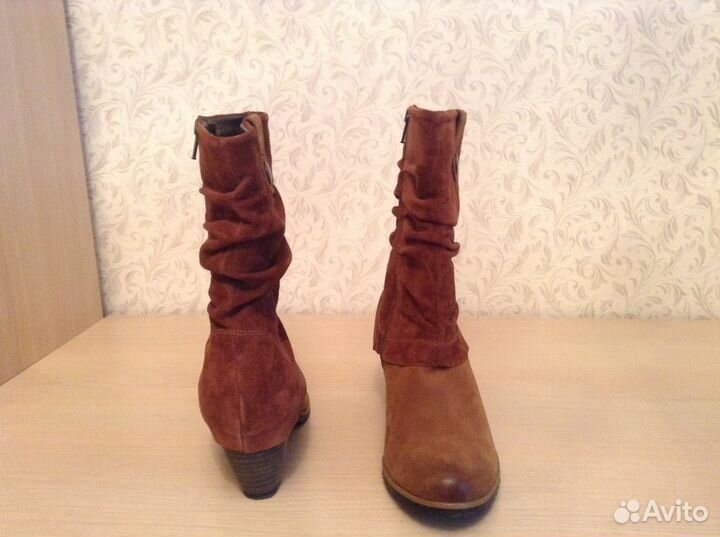 Осенние замшевые короткие сапоги (новые)