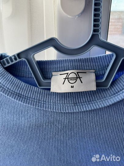 Кроп топ с длинными рукавами и открытой спиной