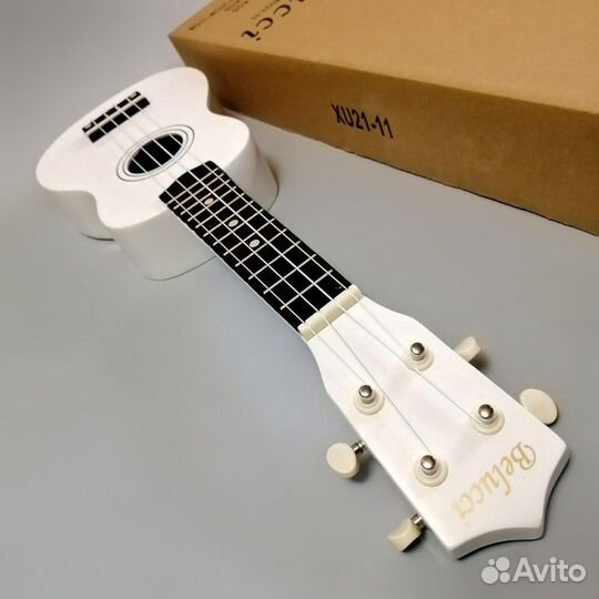 Укулеле Belucci White