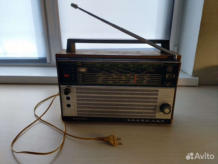 Радиоприемник СССР Океан 209