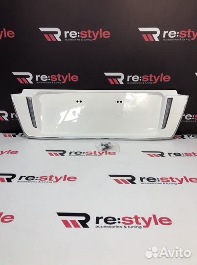 Накладка под номер на 5-ю дверь Lexus LX570 H249