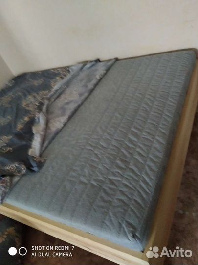 Кровать, и матрасikea 140 200