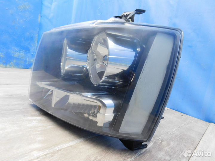 Фара левая Chevrolet Tahoe 3 2006-2014