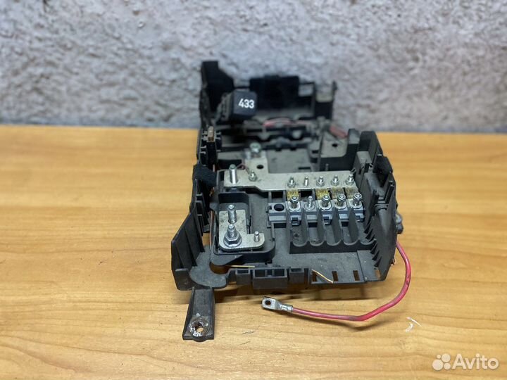 Блок предохранителей салона Volkswagen Touareg