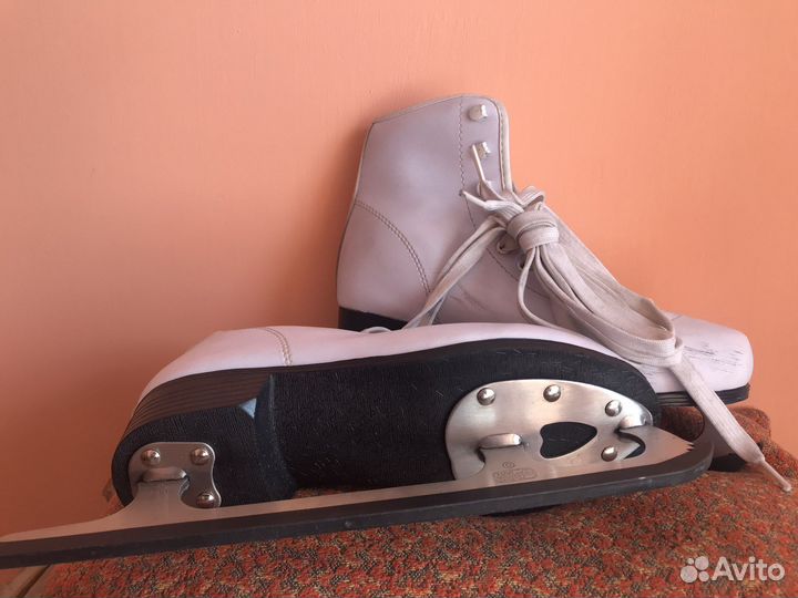 Коньки для фигурного катания 38-39