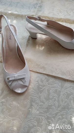 Босоножки Covani 38 размер