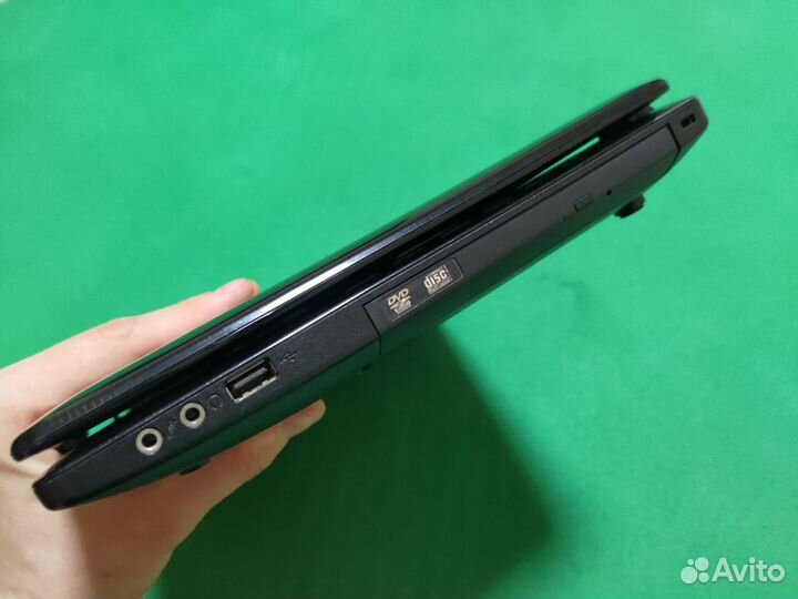 Ноутбук DNS W253EGO