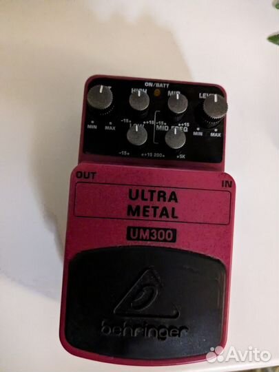 Гитарная педаль behringer um300