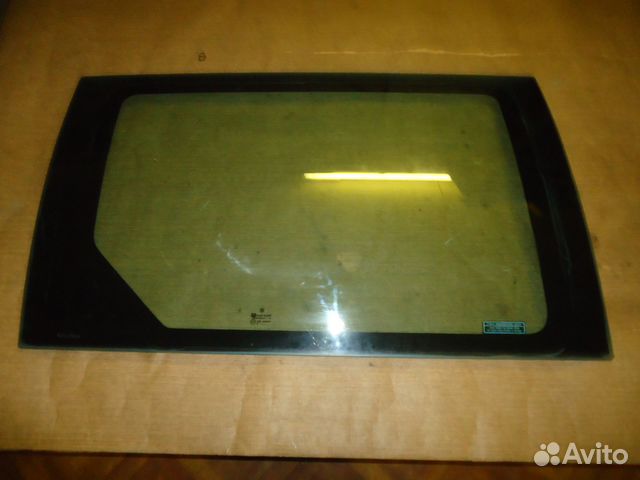 Стекло задней левой двери Chrysler Voyager 3