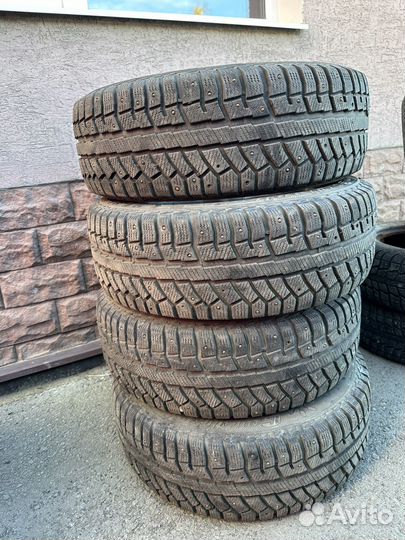 Комплект шины диски 215/60 r16