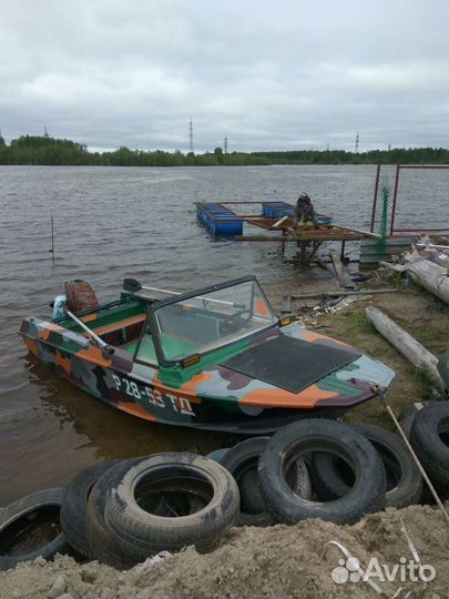 Лодка моторная