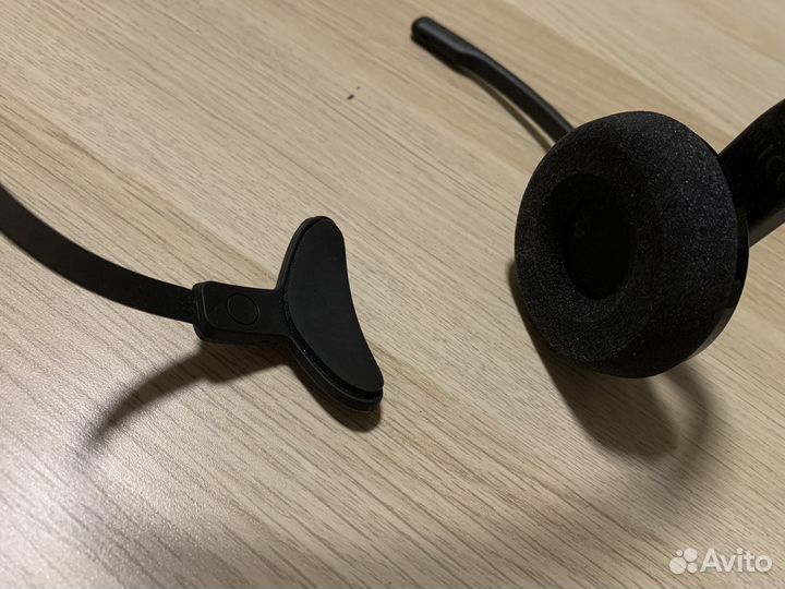 Bluetooth гарнитура Edifier CC200