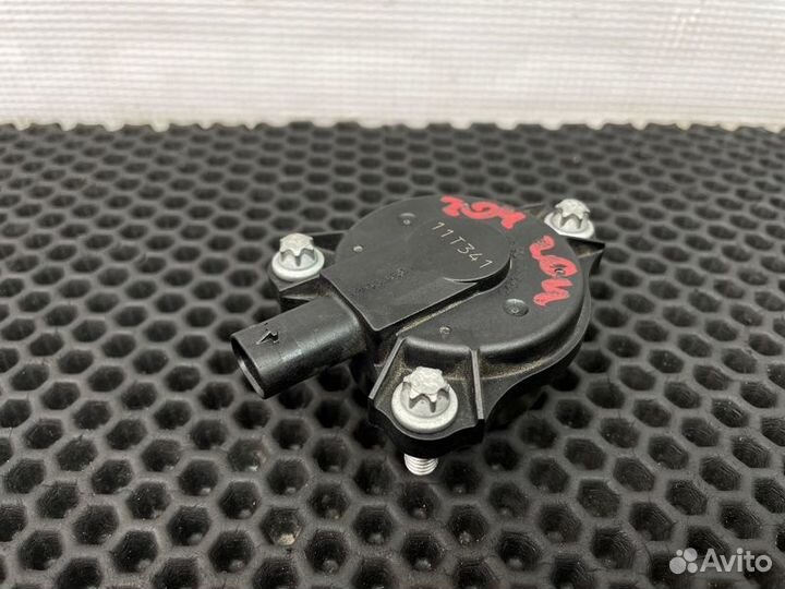 Клапан электромагнитный Mercedes-Benz C-Class W204