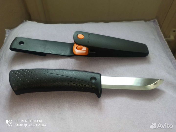 Нож fiskars