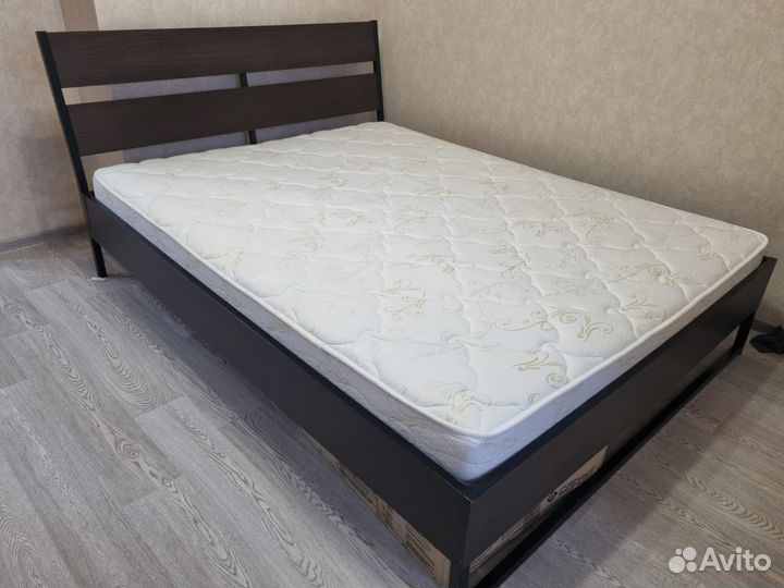 Кровать двухспальная с матрасом бу 160 на 200