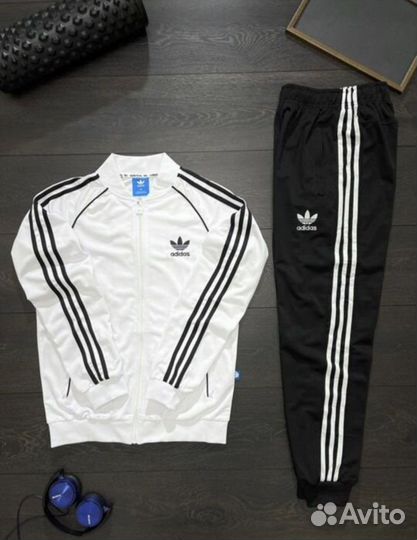 Спортивныe костюмы adidas