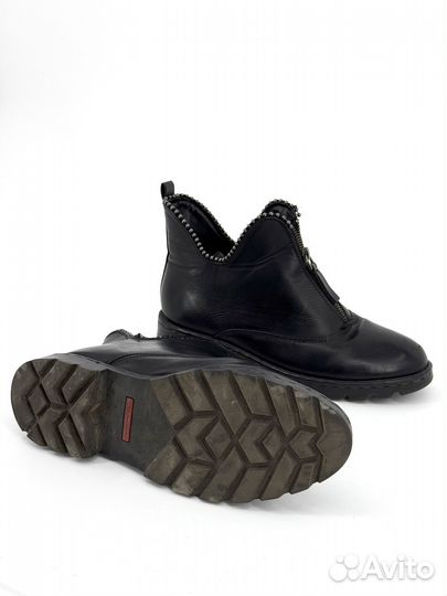 Ботинки демисезонные, размера 39