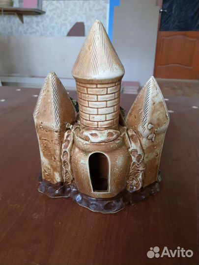 Замок для аквариума