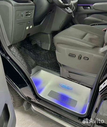 Накладки на пороги с подсветкой Ford Tourneo Custo