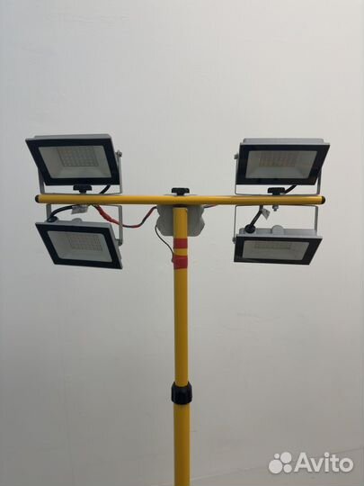 Стойка для освещения