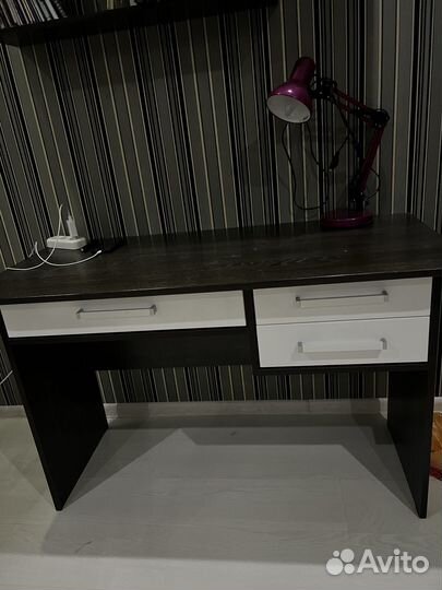 Письменный стол