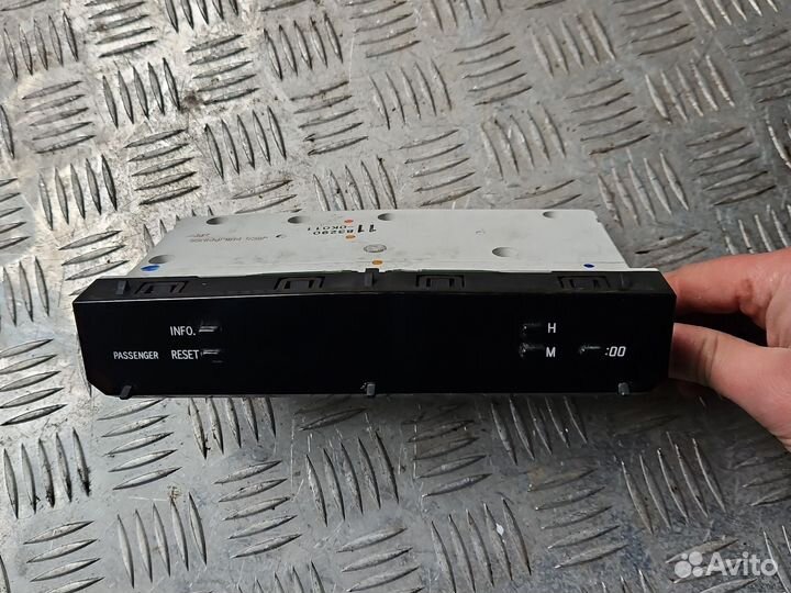 Часы Тойота Хайлюкс 7 2012