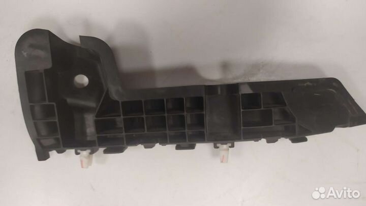 Кронштейн переднего бампера правый Kia Rio 4 2017