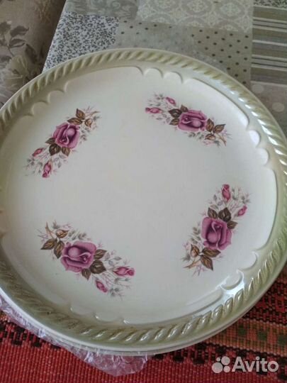 2 блюда диаметром 30 см очень красивые