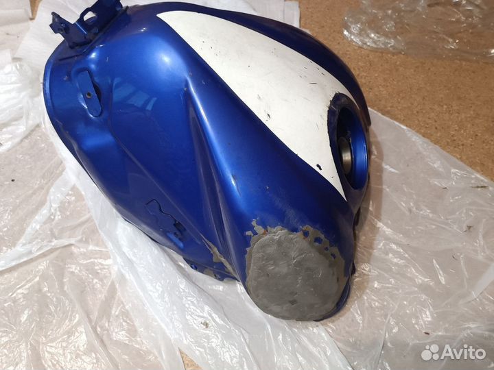 Бензобак Yamaha R6 2006-2007 года