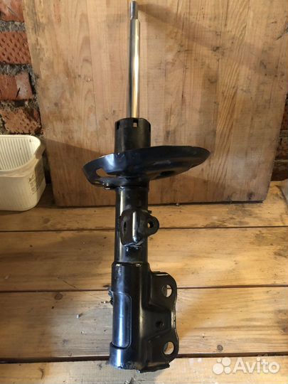 Амортизатор передний левый тойота камри 3.5