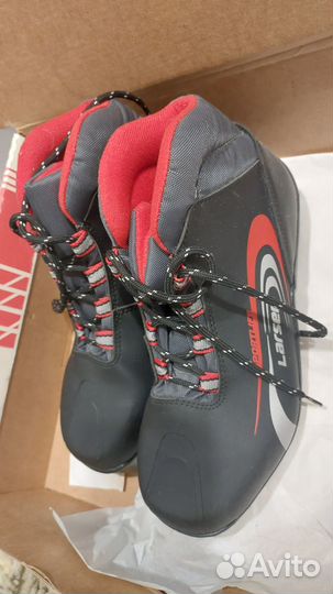 Ботинки лыжные Larsen, р. 37, новые, SNS