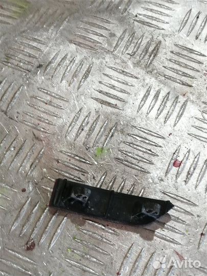 Отражатель в бампер задний правый Volkswagen