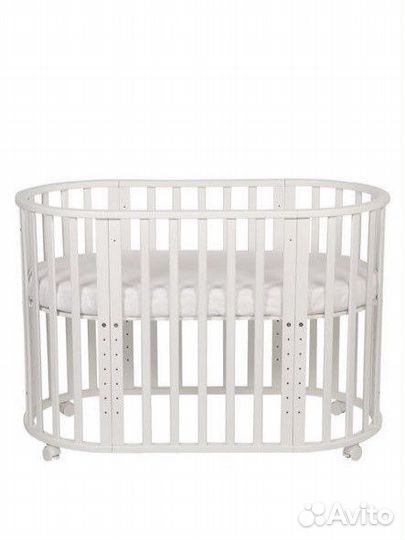 Детская кроватка с маятником белая