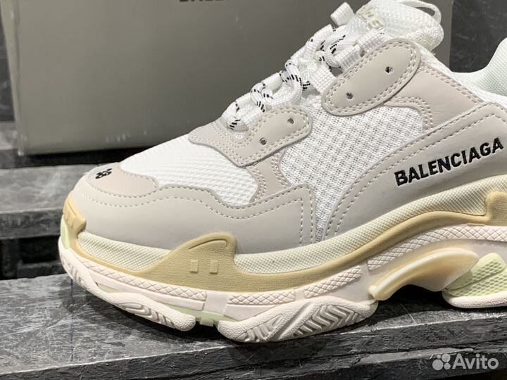 Женские кроссовки Balenciaga Triple S White