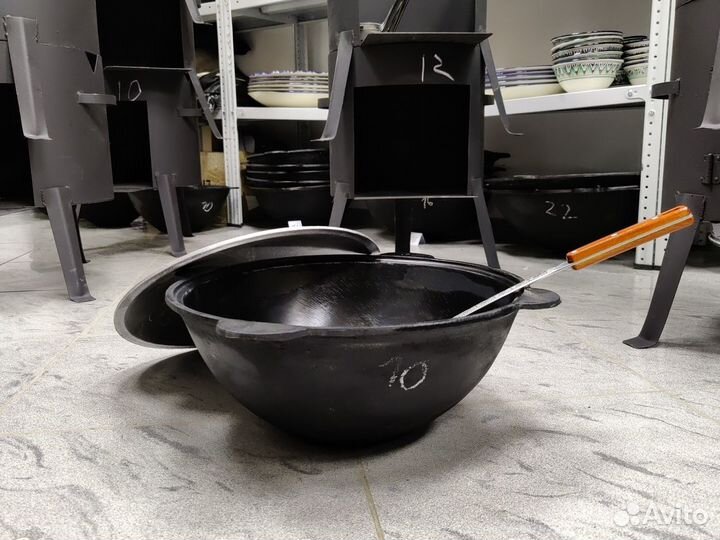 Казан чугунный 10 л и специи