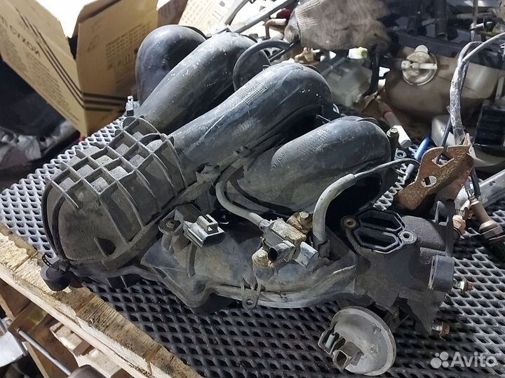 Коллектор впускной Ford Mondeo 3 2000-2007 2.0
